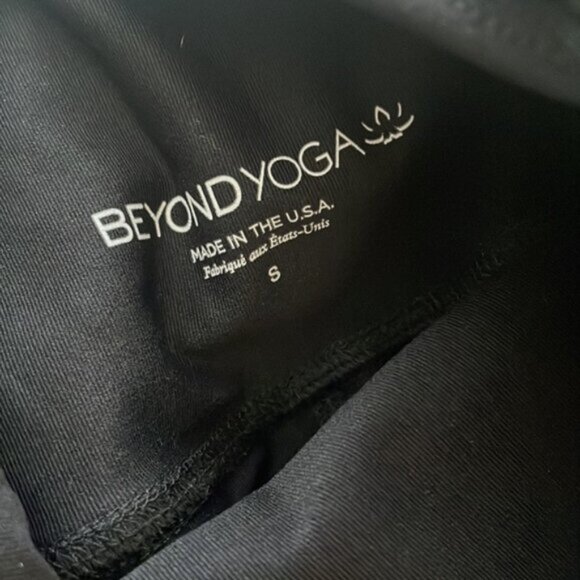 Beyond Yoga And Ultracor High End Workout Printed Leggings Size Small - Picture 5 of 6